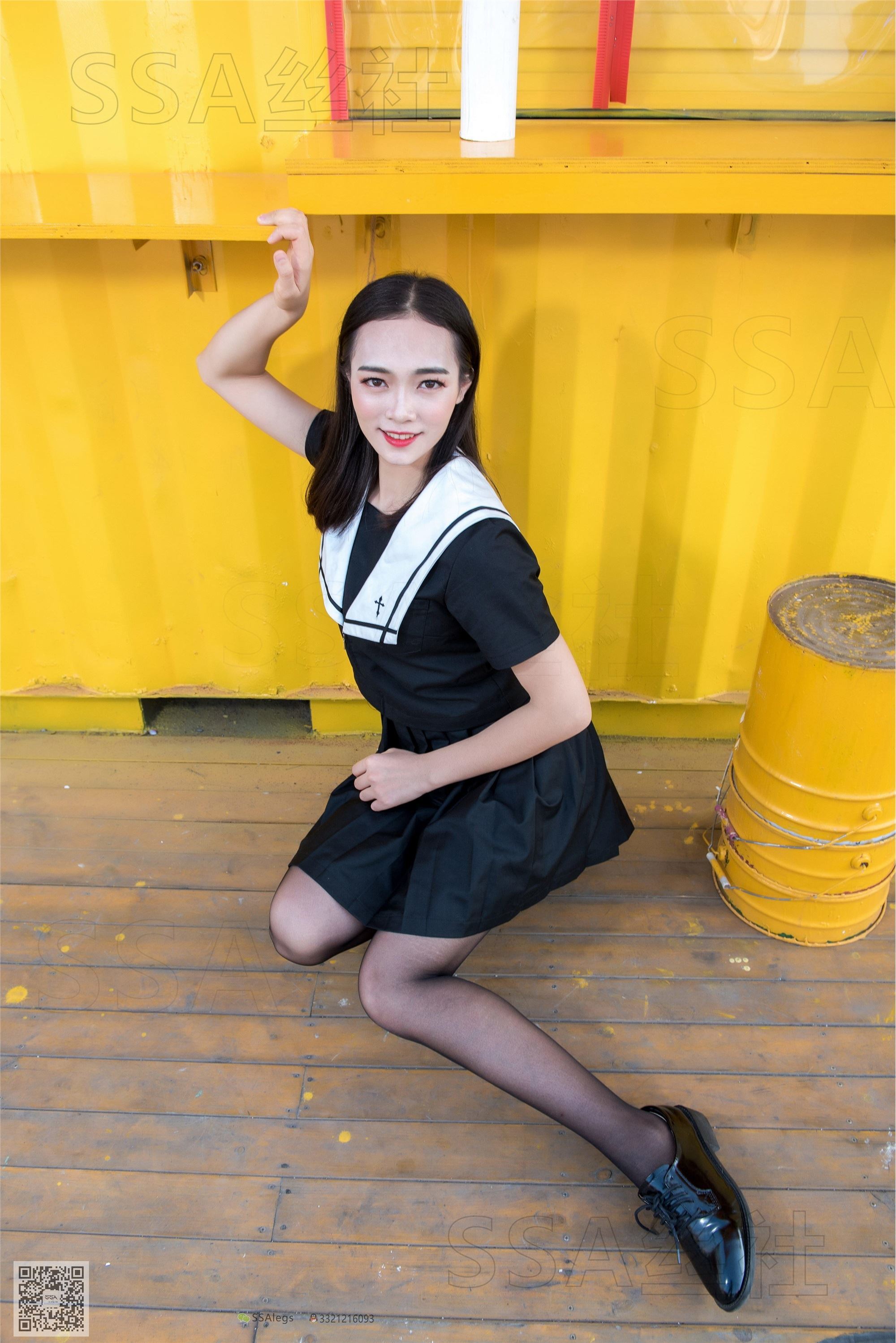 SSA丝社 NO.049 笑容甜美小凤逛街回家沙发小憩脚尖加固足部特写